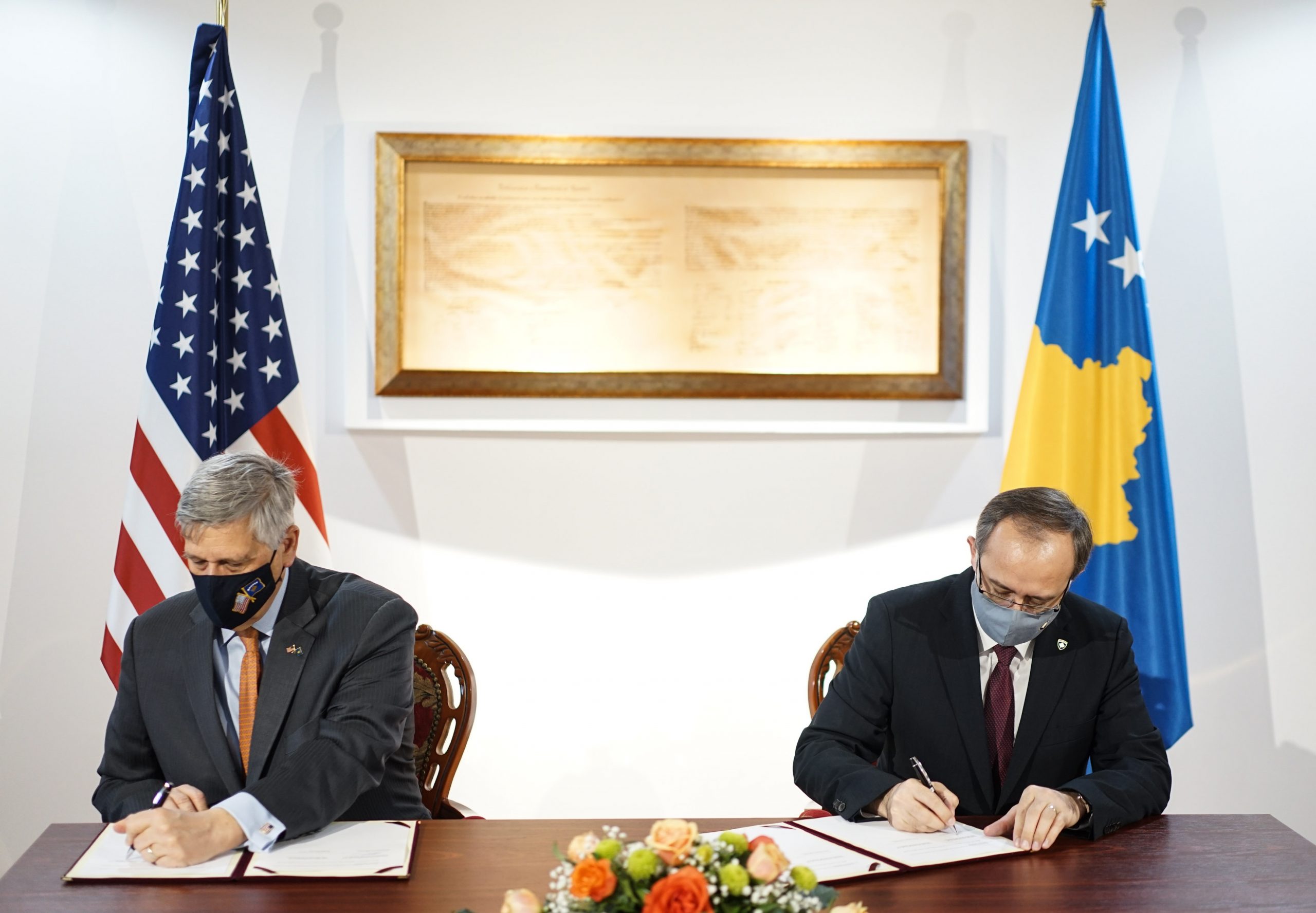 Kosovo Signs An Agreement With US to Encourage Investments