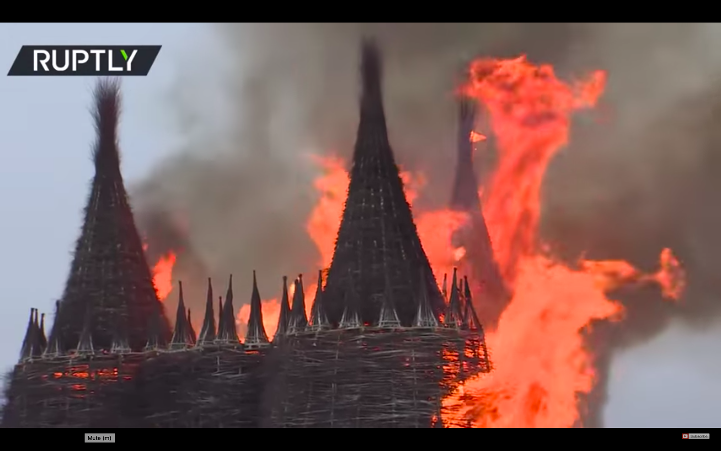 Russians Burn Massive ‘Castle Of Cannibal Corona’ To Celebrate Maslenitsa, The End Of Winter
