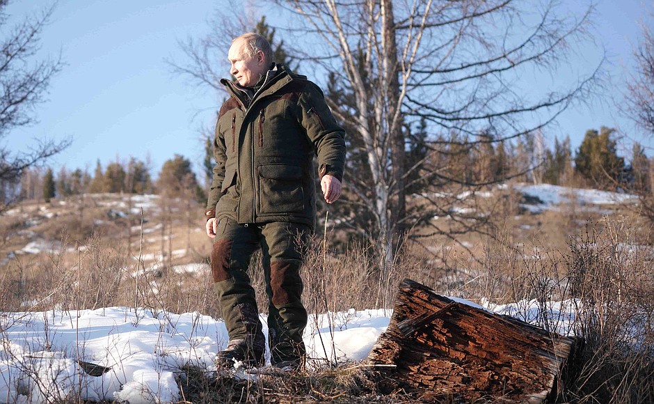 Putin Goes On Siberian Forest Escape To Highlight Biden’s Physical Weakness