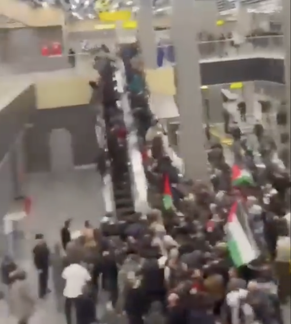 Muslim Flash Mob Hunts For Israelis At A Russian Airport