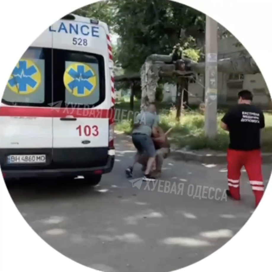 Ukrainian 'Recruiters' Call Ambulance Then Press Gang Medical Crews